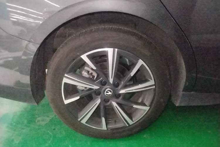 Used CHANGAN Eado 2024 1.5T GDI Automatic Prestige Edition Right Rear Wheel Hub