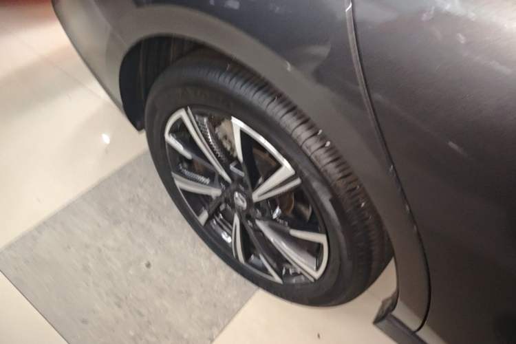 Used CHANGAN Eado 2024 1.5T GDI Automatic Flagship Edition Right Rear Wheel Hub