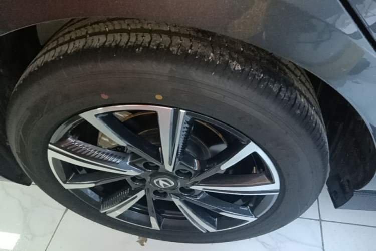 Used CHANGAN Eado 2024 1.5T GDI Automatic Prestige Edition Right Rear Wheel Hub