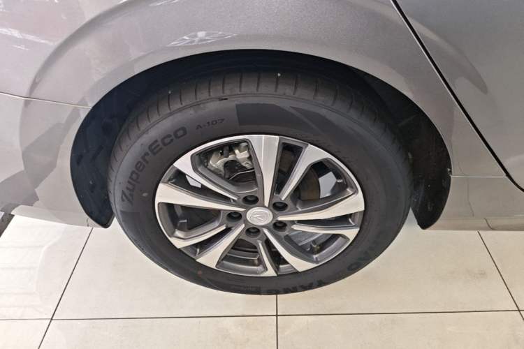Used CHANGAN Eado 2024 PLUS Blue Whale NE 1.4T GDI DCT High-Energy Edition Right Rear Wheel Hub