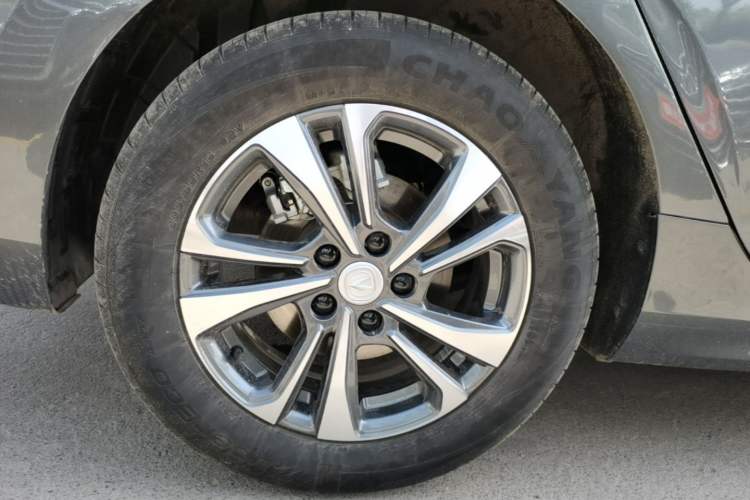 Used CHANGAN Eado 2024 PLUS Blue Whale NE 1.4T GDI DCT High-Energy Edition Right Rear Wheel Hub