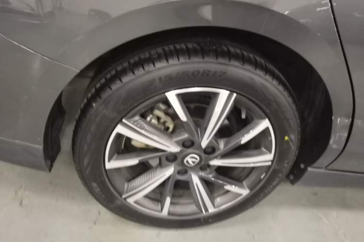Used CHANGAN Eado 2024 1.5T GDI Automatic Prestige Edition Right Rear Wheel Hub