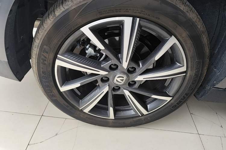Used CHANGAN Eado 2024 1.5T GDI Automatic Prestige Edition Right Rear Wheel Hub