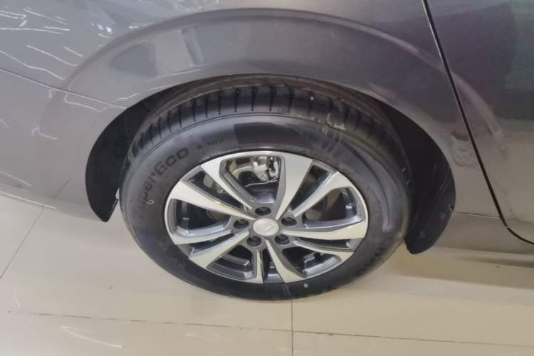Used CHANGAN Eado 2024 PLUS Blue Whale NE 1.4T GDI DCT High-Energy Edition Right Rear Wheel Hub