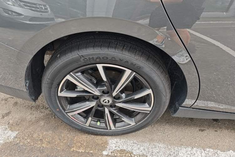 Used CHANGAN Eado 2024 1.5T GDI Automatic Prestige Edition Right Rear Wheel Hub