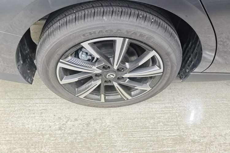 Used CHANGAN Eado 2024 1.5T GDI Automatic Prestige Edition Right Rear Wheel Hub