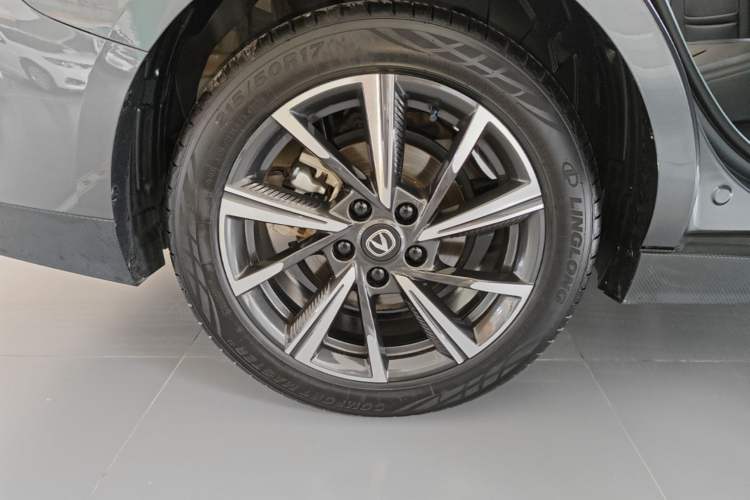 Used CHANGAN Eado 2024 1.5T GDI Automatic Prestige Edition Right Rear Wheel Hub
