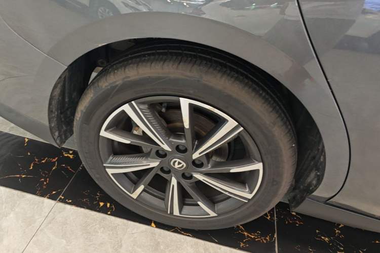 Used CHANGAN Eado 2024 1.5T GDI Automatic Prestige Edition Right Rear Wheel Hub