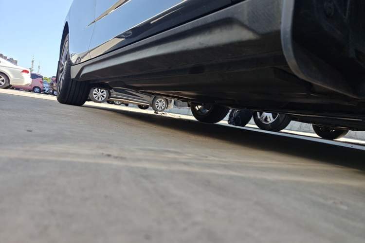 Used CHANGAN Eado 2024 1.5T GDI Automatic Prestige Edition Right Side Sill