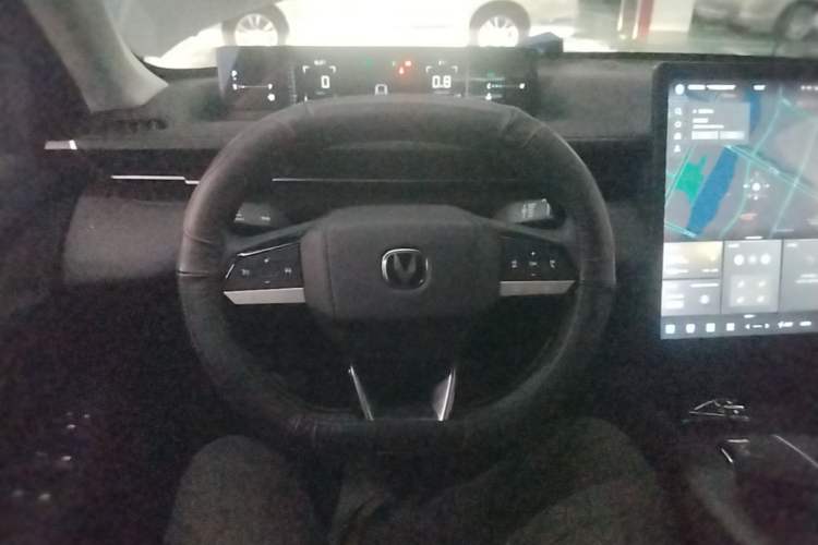 Used CHANGAN Eado 2024 1.5T GDI Automatic Prestige Edition Steering Wheel