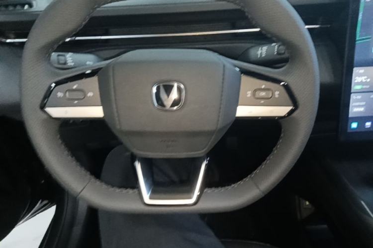 Used CHANGAN Eado 2024 1.5T GDI Automatic Prestige Edition Steering Wheel