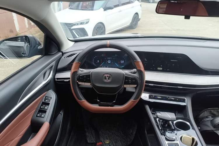 Used CHANGAN Eado 2024 PLUS Blue Whale NE 1.4T GDI DCT High-Energy Edition Steering Wheel