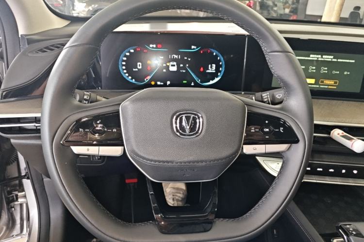 Used CHANGAN Eado 2024 PLUS Blue Whale NE 1.4T GDI DCT High-Energy Edition Steering Wheel