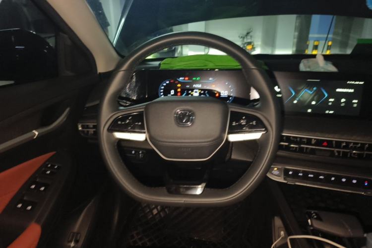 Used CHANGAN Eado 2024 PLUS Blue Whale NE 1.4T GDI DCT High-Energy Edition Steering Wheel