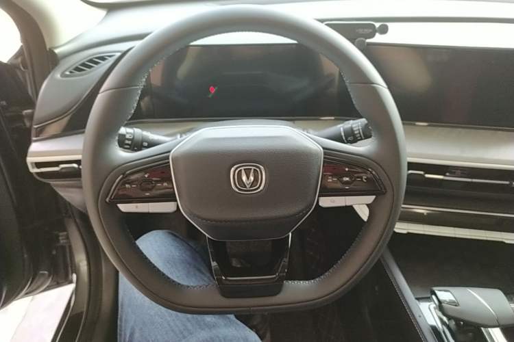 Used CHANGAN Eado 2024 PLUS Blue Whale NE 1.4T GDI DCT High-Energy Edition Steering Wheel