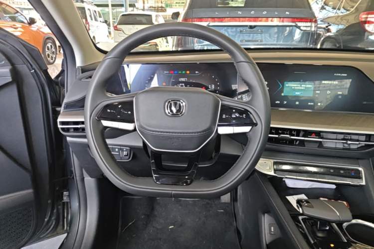 Used CHANGAN Eado 2024 PLUS Blue Whale NE 1.4T GDI DCT High-Energy Edition Steering Wheel