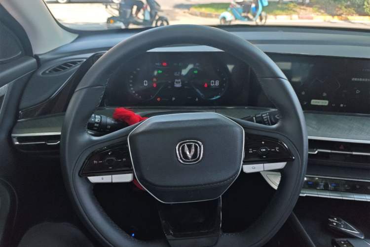 Used CHANGAN Eado 2024 PLUS Blue Whale NE 1.4T GDI DCT High-Energy Edition Steering Wheel