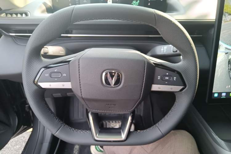Used CHANGAN Eado 2024 1.5T GDI Automatic Flagship Edition Steering Wheel