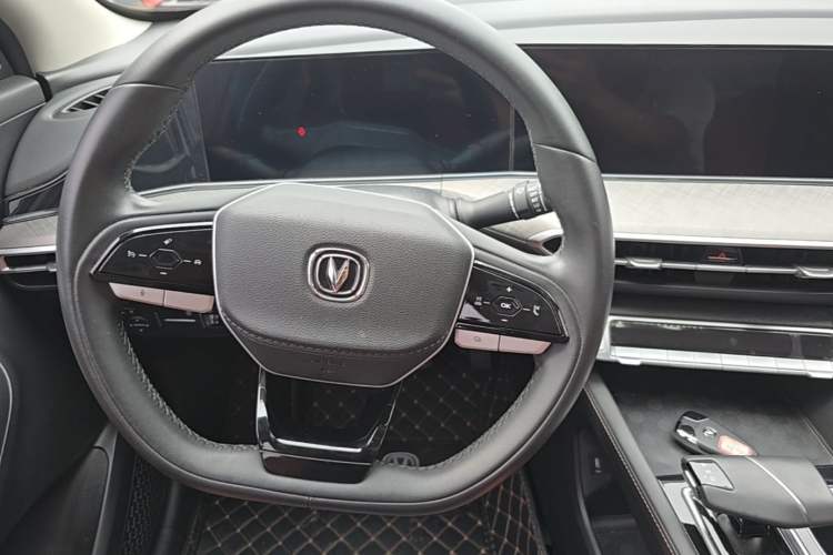 Used CHANGAN Eado 2024 PLUS Blue Whale NE 1.4T GDI DCT High-Energy Edition Steering Wheel