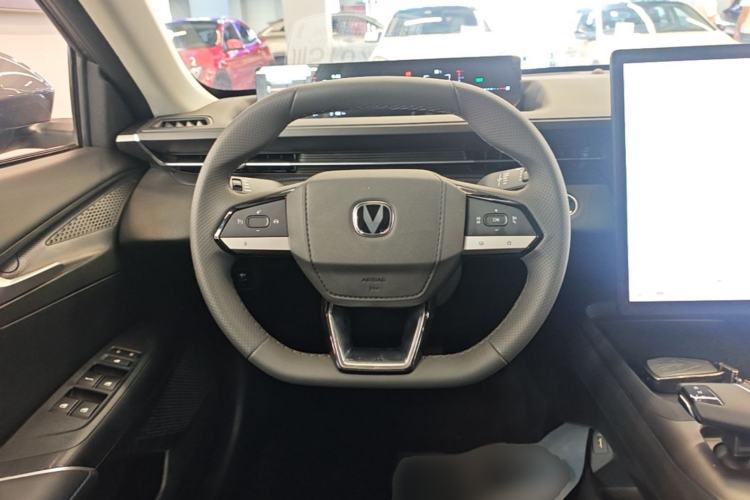 Used CHANGAN Eado 2024 1.5T GDI Automatic Prestige Edition Steering Wheel
