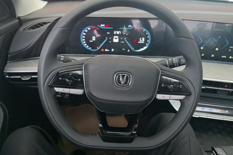 Used CHANGAN Eado 2024 PLUS Blue Whale NE 1.4T GDI DCT High-Energy Edition Steering Wheel