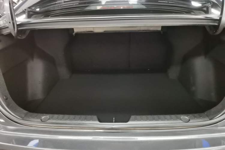 Used CHANGAN Eado 2024 PLUS Blue Whale NE 1.4T GDI DCT High-Energy Edition Trunk