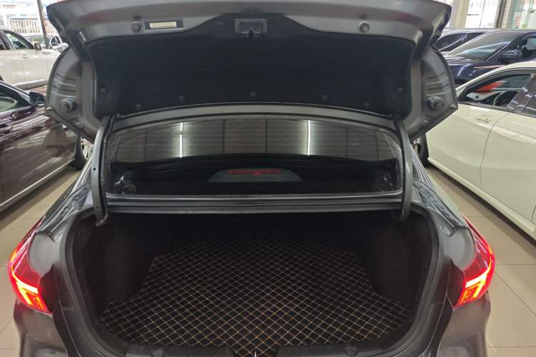 Used CHANGAN Eado 2024 PLUS Blue Whale NE 1.4T GDI DCT High-Energy Edition Trunk