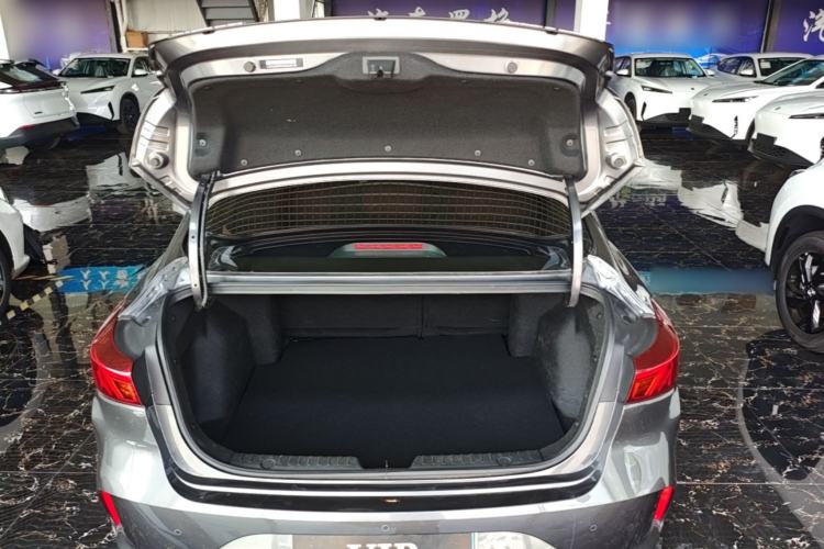 Used CHANGAN Eado 2024 PLUS Blue Whale NE 1.4T GDI DCT High-Energy Edition Trunk