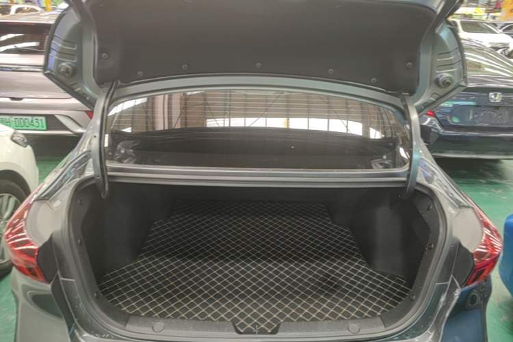 Used CHANGAN Eado 2024 PLUS Blue Whale NE 1.4T GDI DCT High-Energy Edition Trunk