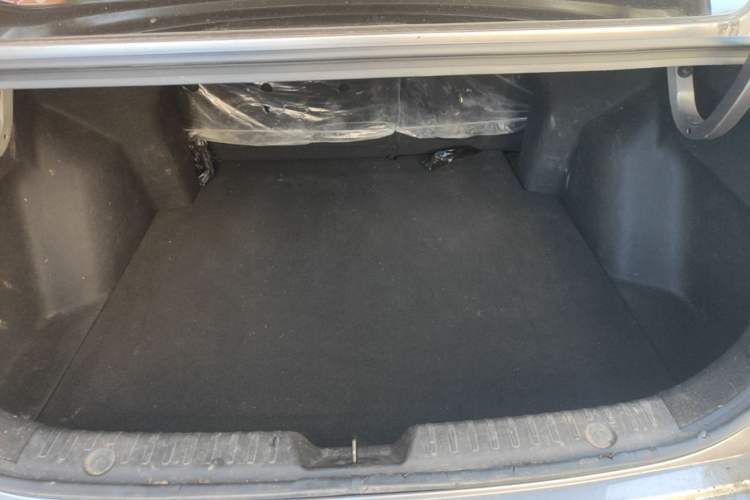 Used CHANGAN Eado 2024 PLUS Blue Whale NE 1.4T GDI DCT High-Energy Edition Trunk