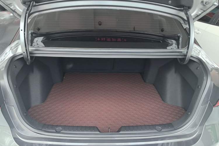 Used CHANGAN Eado 2024 PLUS Blue Whale NE 1.4T GDI DCT High-Energy Edition Trunk