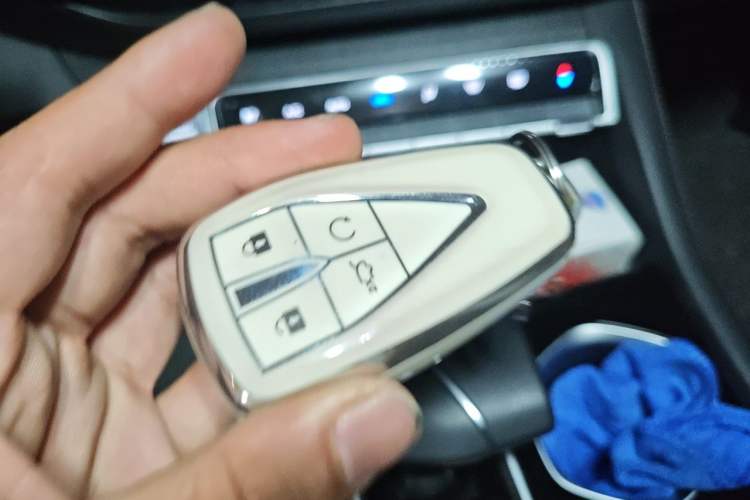Used CHANGAN Eado 2024 PLUS Blue Whale NE 1.4T GDI DCT High-Energy Edition Vehicle Key