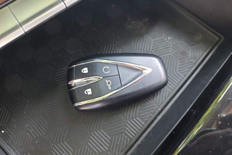 Used CHANGAN Eado 2024 PLUS Blue Whale NE 1.4T GDI DCT High-Energy Edition Vehicle Key