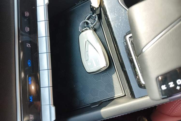 Used CHANGAN Eado 2024 PLUS Blue Whale NE 1.4T GDI DCT High-Energy Edition Vehicle Key