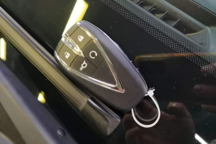 Used CHANGAN Eado 2024 PLUS Blue Whale NE 1.4T GDI DCT High-Energy Edition Vehicle Key