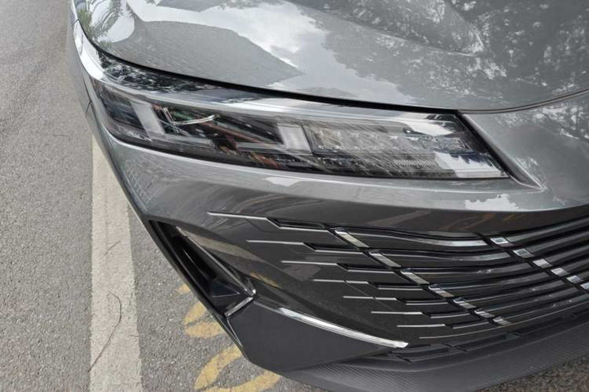 Used CHANGAN Eado 2024 1.5T GDI Automatic Prestige Edition Right Front Headlight