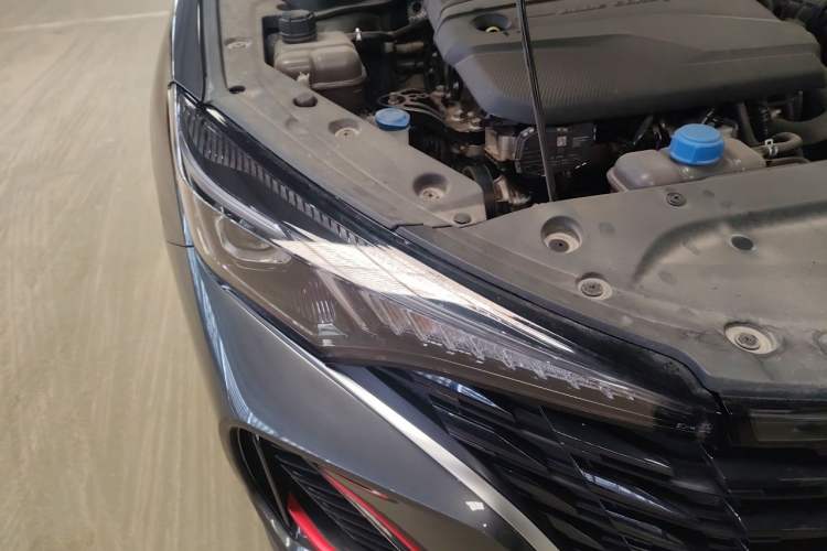 Used CHANGAN Eado 2024 PLUS Blue Whale NE 1.4T GDI DCT High-Energy Edition Right Front Headlight