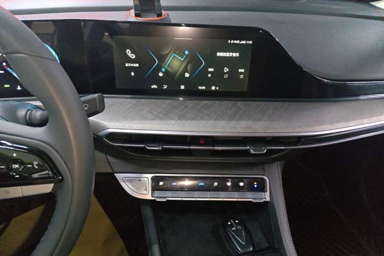 Used CHANGAN Eado 2024 PLUS Blue Whale NE 1.4T GDI DCT High-Energy Edition Audio And AC Panel