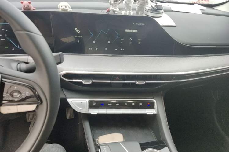 Used CHANGAN Eado 2024 PLUS Blue Whale NE 1.4T GDI DCT High-Energy Edition Audio And AC Panel