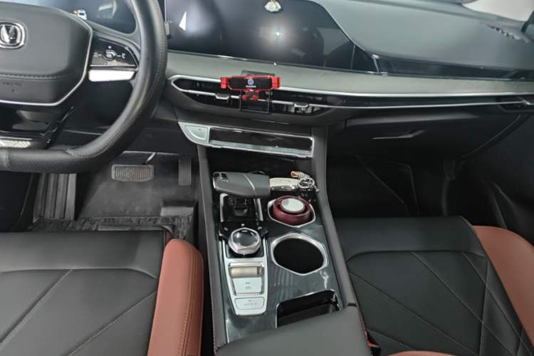Used CHANGAN Eado 2024 PLUS Blue Whale NE 1.4T GDI DCT High-Energy Edition Audio And AC Panel