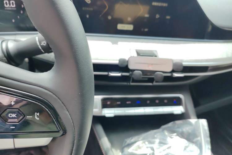Used CHANGAN Eado 2024 PLUS Blue Whale NE 1.4T GDI DCT High-Energy Edition Audio And AC Panel