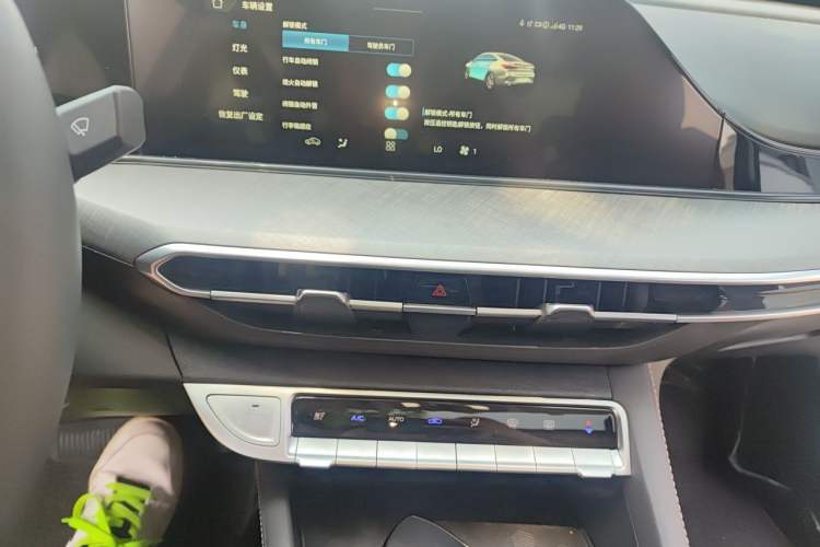 Used CHANGAN Eado 2024 PLUS Blue Whale NE 1.4T GDI DCT High-Energy Edition Audio And AC Panel