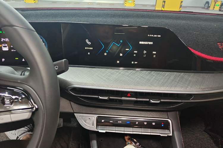 Used CHANGAN Eado 2024 PLUS Blue Whale NE 1.4T GDI DCT High-Energy Edition Audio And AC Panel