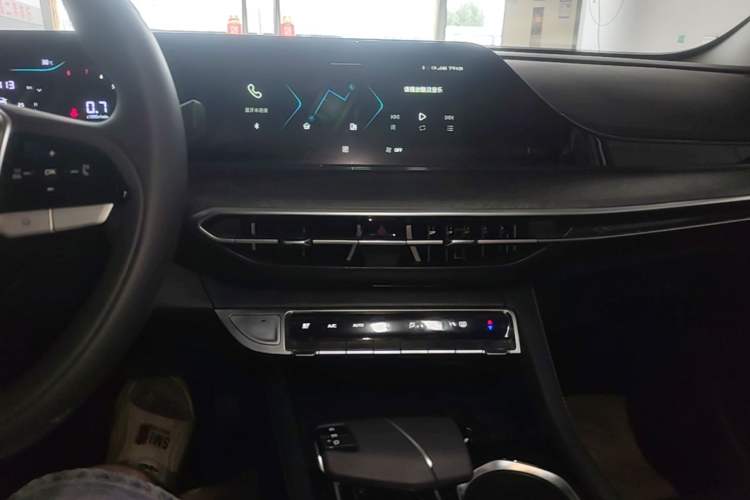 Used CHANGAN Eado 2024 PLUS Blue Whale NE 1.4T GDI DCT High-Energy Edition Audio And AC Panel