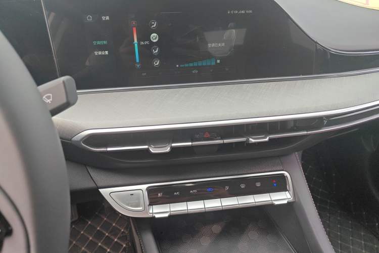 Used CHANGAN Eado 2024 PLUS Blue Whale NE 1.4T GDI DCT High-Energy Edition Audio And AC Panel