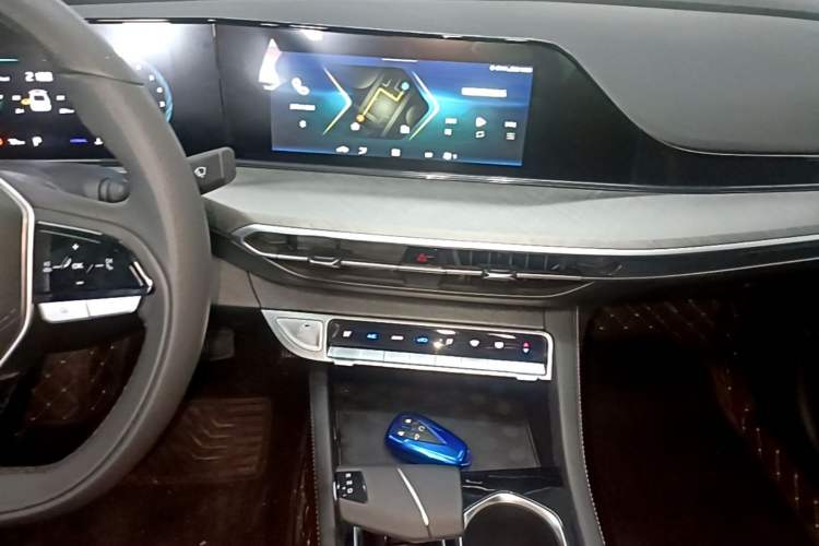 Used CHANGAN Eado 2024 PLUS Blue Whale NE 1.4T GDI DCT High-Energy Edition Audio And AC Panel