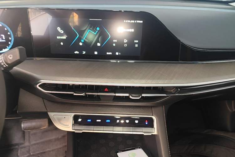 Used CHANGAN Eado 2024 PLUS Blue Whale NE 1.4T GDI DCT High-Energy Edition Audio And AC Panel