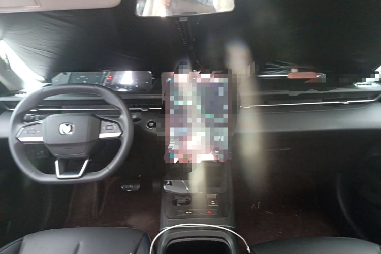 Used CHANGAN Eado 2024 1.5T GDI Automatic Prestige Edition Center Console