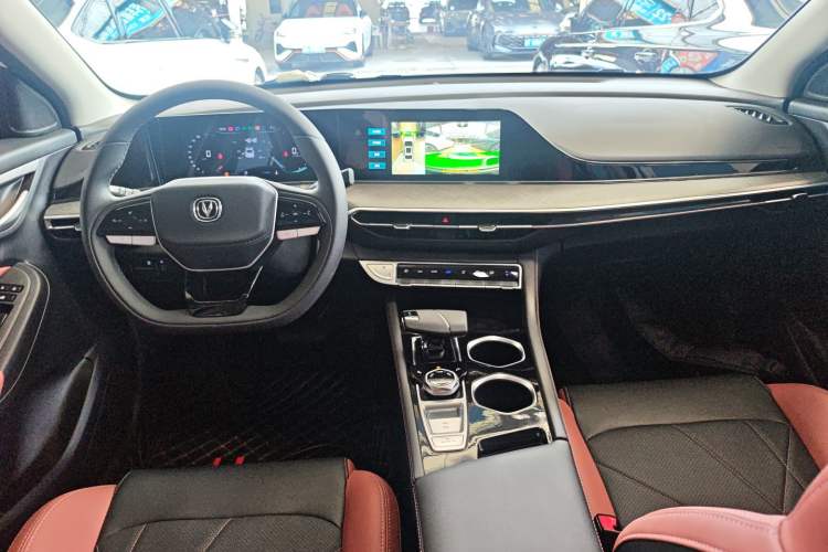 Used CHANGAN Eado 2024 PLUS Blue Whale NE 1.4T GDI DCT High-Energy Edition Center Console