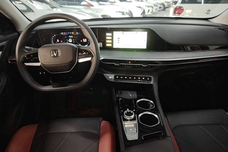 Used CHANGAN Eado 2024 PLUS Blue Whale NE 1.4T GDI DCT High-Energy Edition Center Console